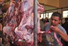 Pedagang Keluhkan Kenaikan Harga Daging Sapi Rp 120 Ribu/Kg
